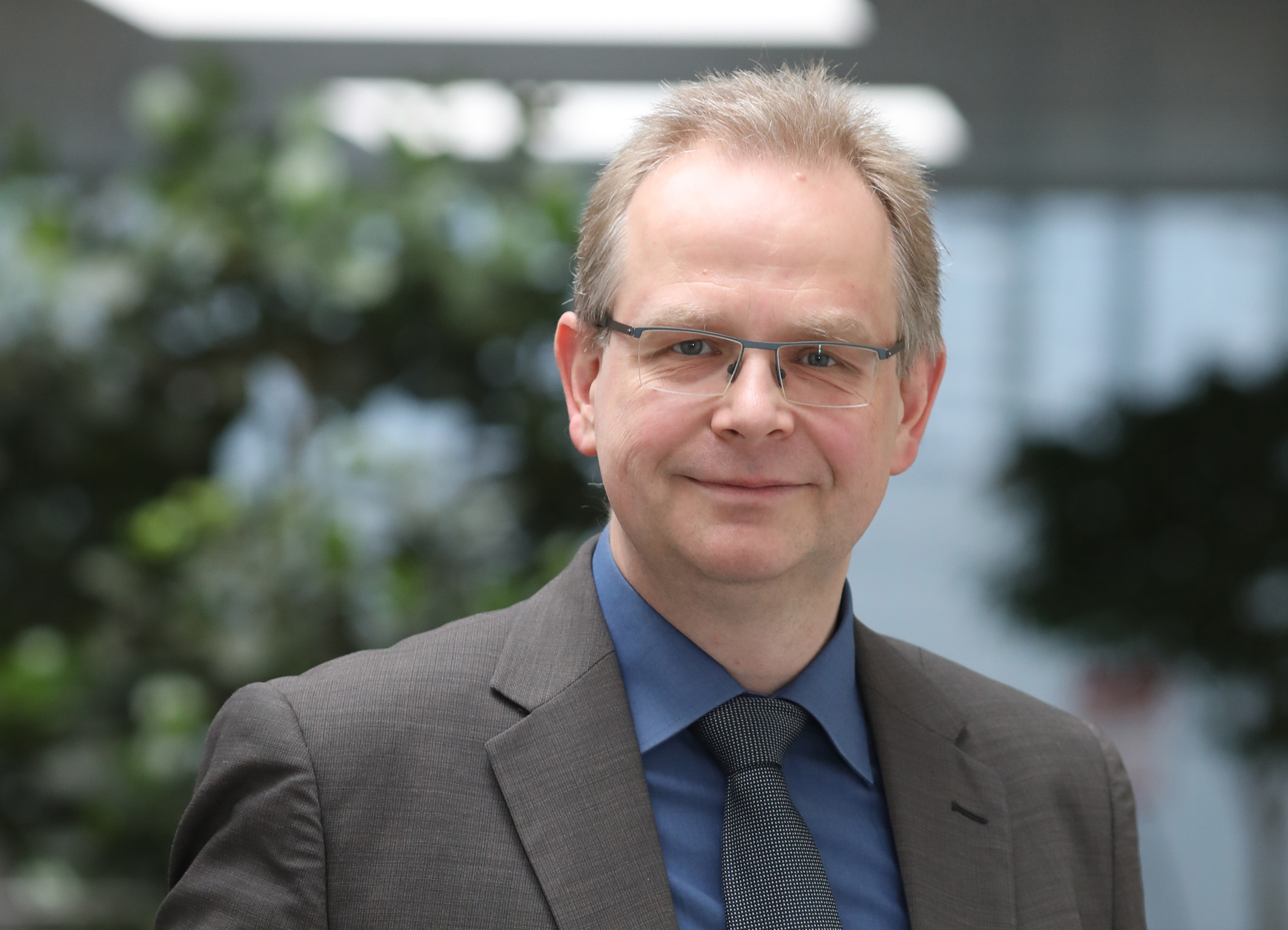 Porträt von Axel Schaefers, Projektleiter des zdi-Netzwerkes im Kreis Viersen